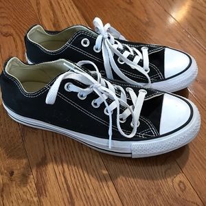 Converse, blacks kids size. mens 5